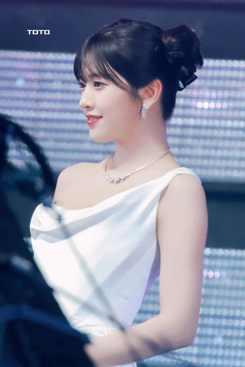 우주티비 무료실시간중계 안유진